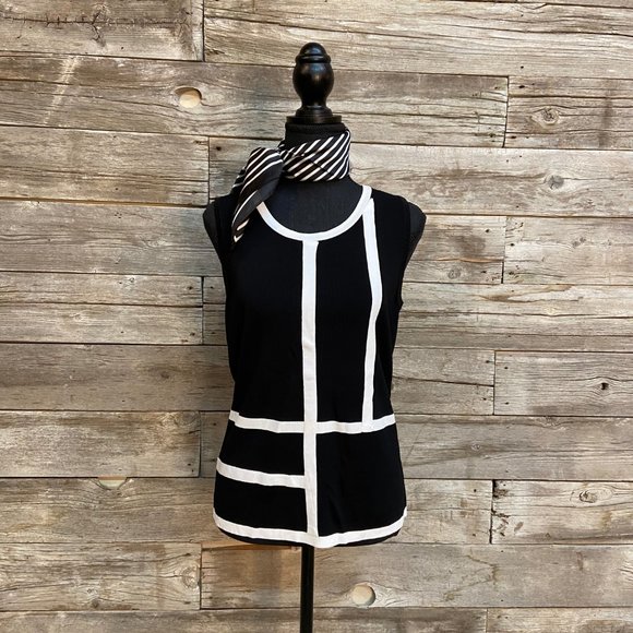 🖤Black and White Graphic Tank Top 🖤 - Picture 5 of 5